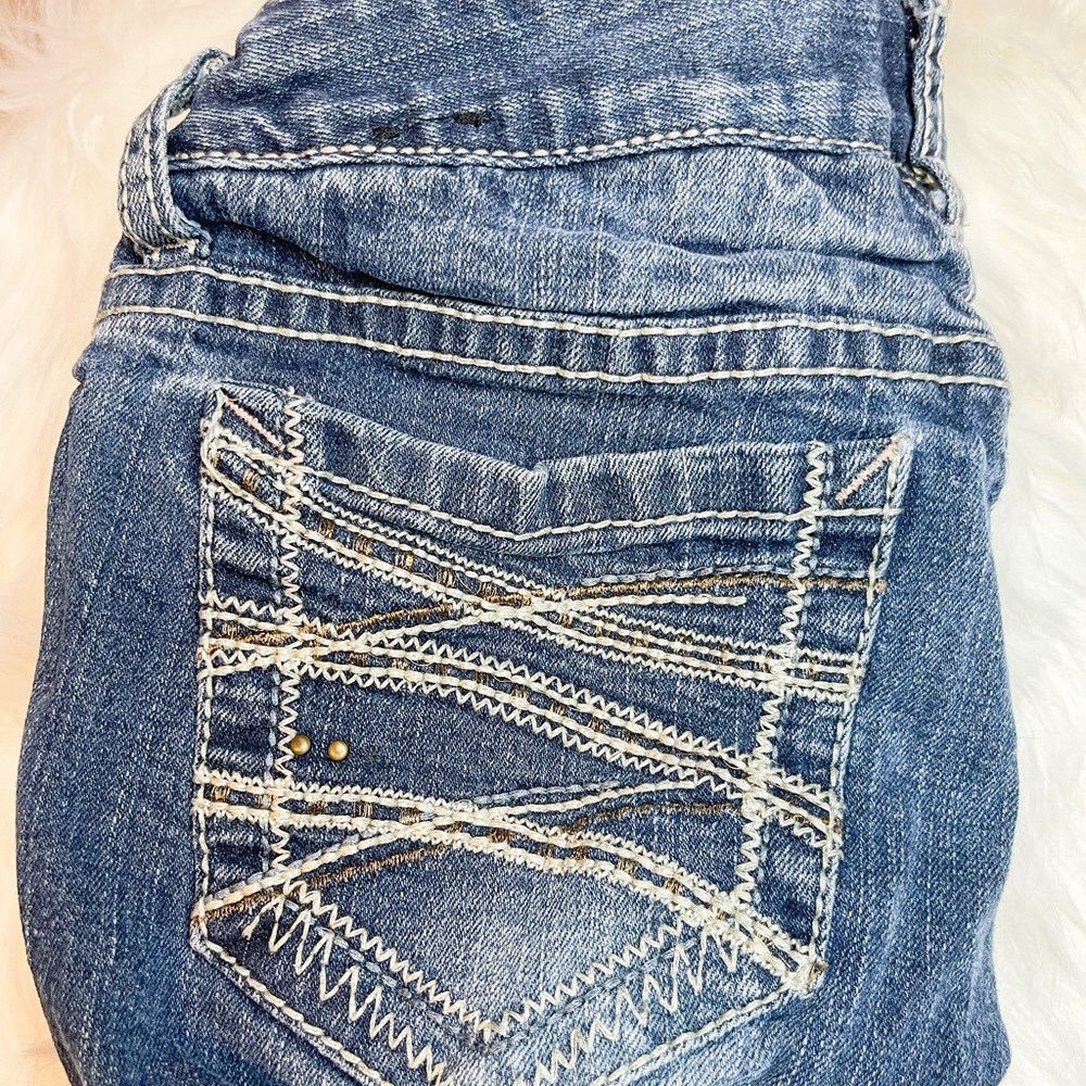 Reign Jeans - Picture 5 of 7